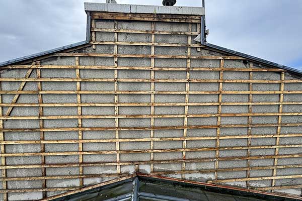 Isolation par l'extérieur d'une maison en cours par Protect Toiture